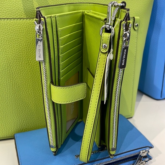 MICHAEL KORS LG DOUBLE ZIP WRISTLET Wallet Phone Case Holder 
Lime
NWT - Picture 9 of 16